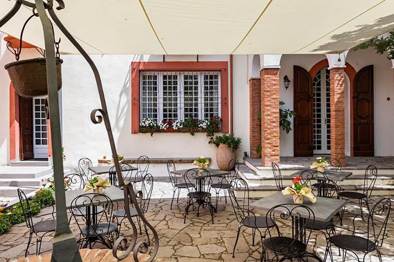 Borgo Prima Luce 호텔 쿠글리에리 외부 사진