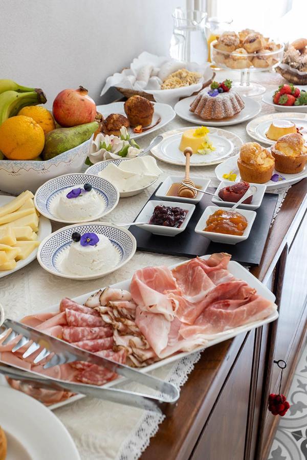 Borgo Prima Luce 호텔 쿠글리에리 외부 사진